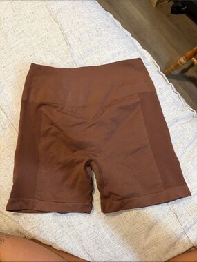High-Waist Brown Seamless Women’s Shorts